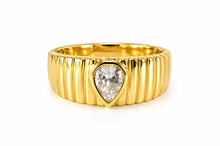 Load image into Gallery viewer, The Vera Ring